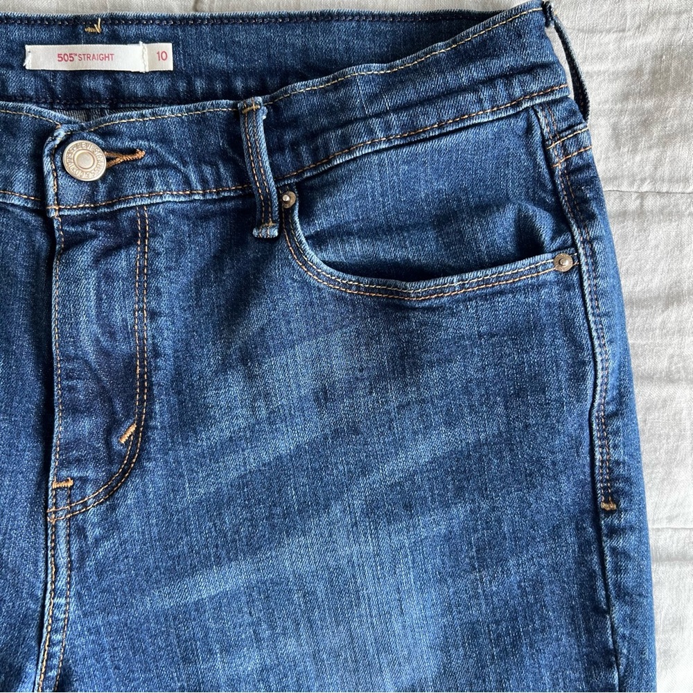 Levi’s 505 straight leg jeans • size 10